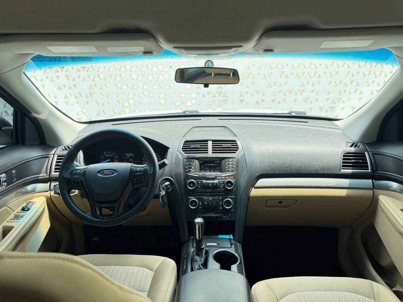 Ford Explorer Std 3.5L 4WD