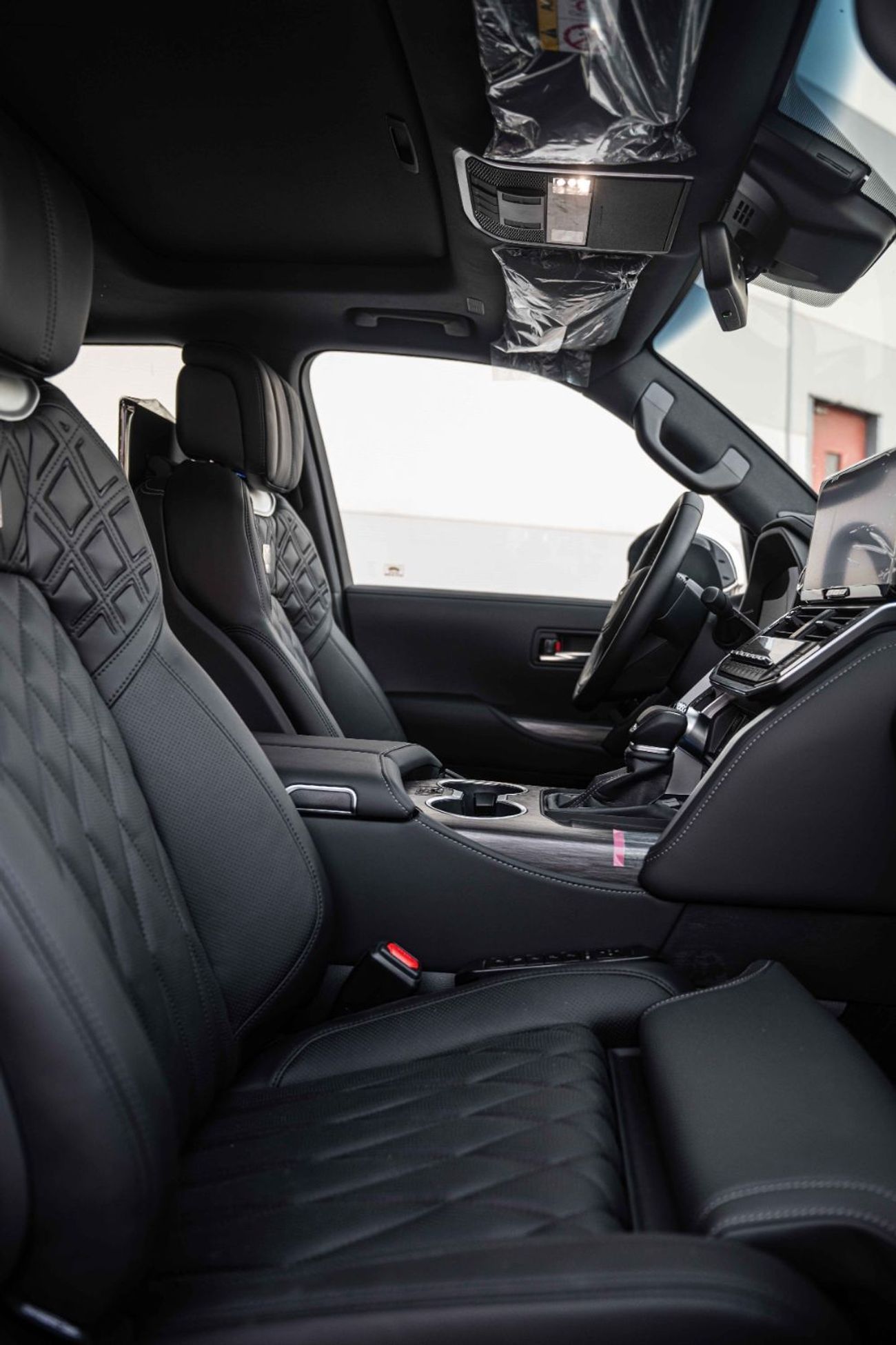 تويوتا لاند كروزر VXR 3.5L FULL OPTION WITH MBS AUTOBIOGRAPHY VIP SEAT AND STAR LIGHT