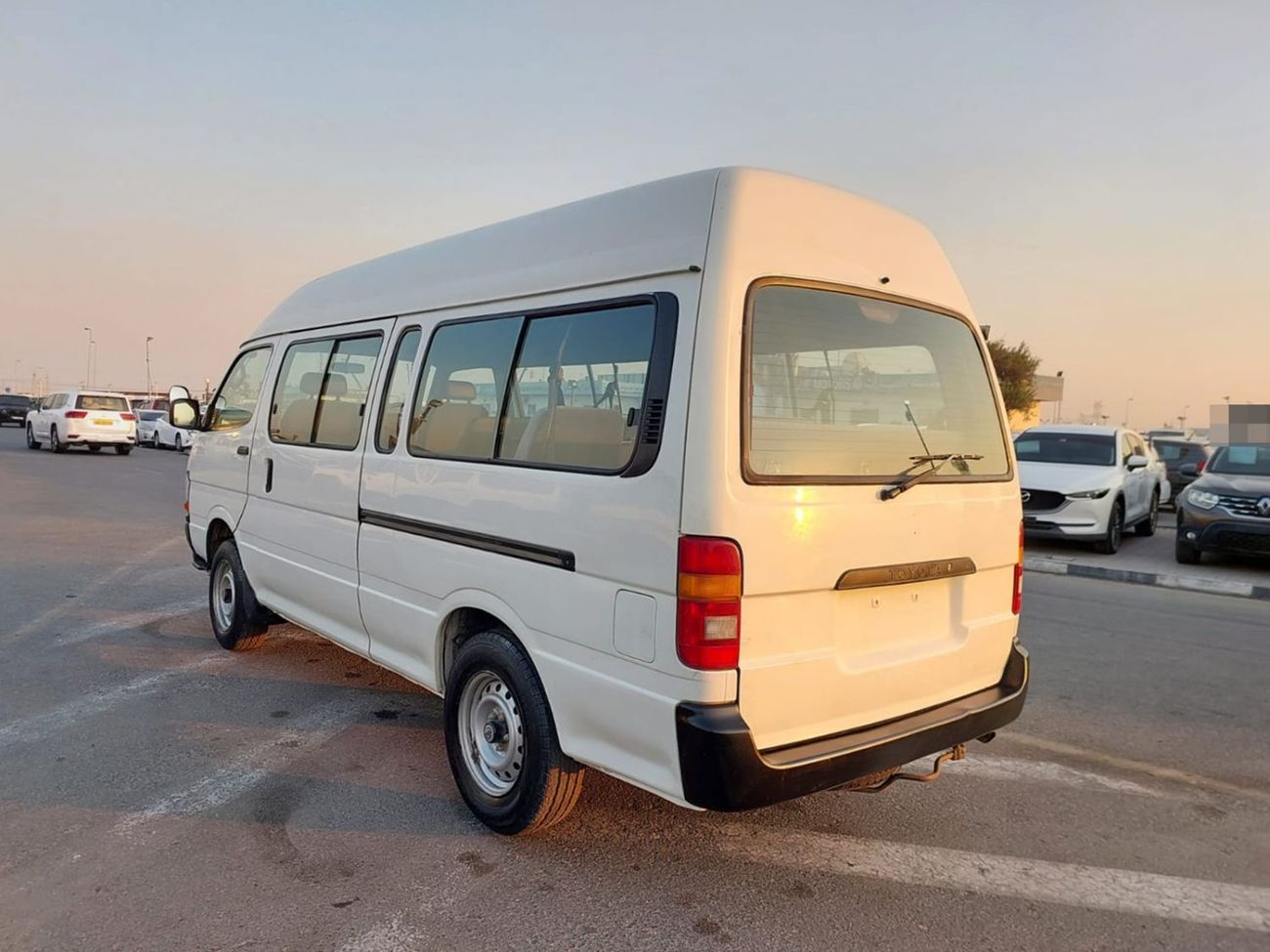 تويوتا هاياس TOYOTA HIACE COMMUTER VAN RHD 2004 MODEL 3.0 L DIESEL MANUAL(PM20757)