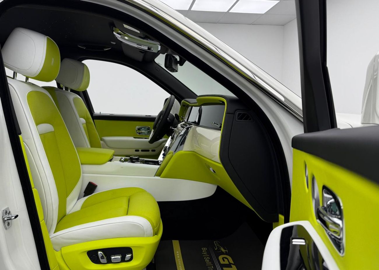 Rolls-Royce Cullinan 2025 Rolls Royce Cullinan, Warranty, Fully Loaded, Excellent Condition, Japanese