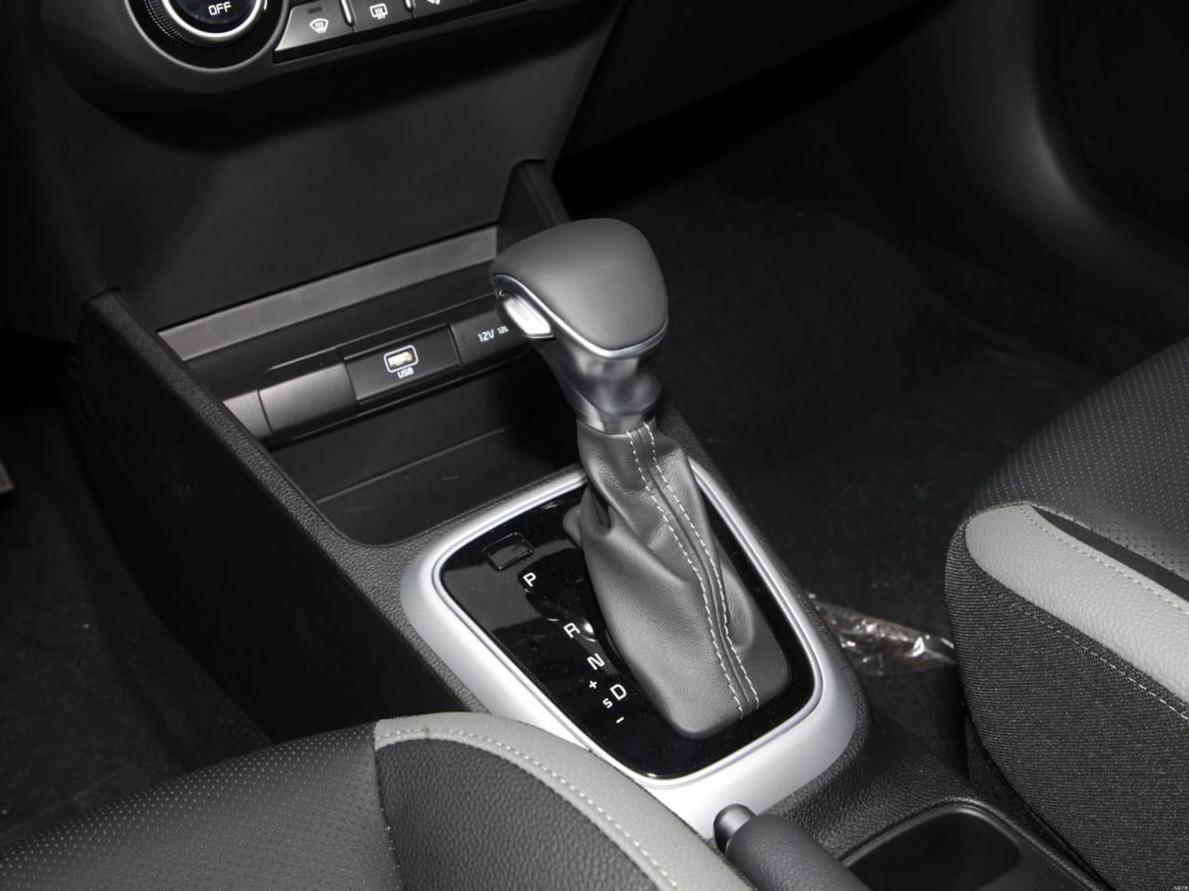 Kia KX1 Kia KX1 DUAL TONE | 1.4L V4 PETROL | CVT WITH SUNROOF | PUSH START | DVD CAMERA