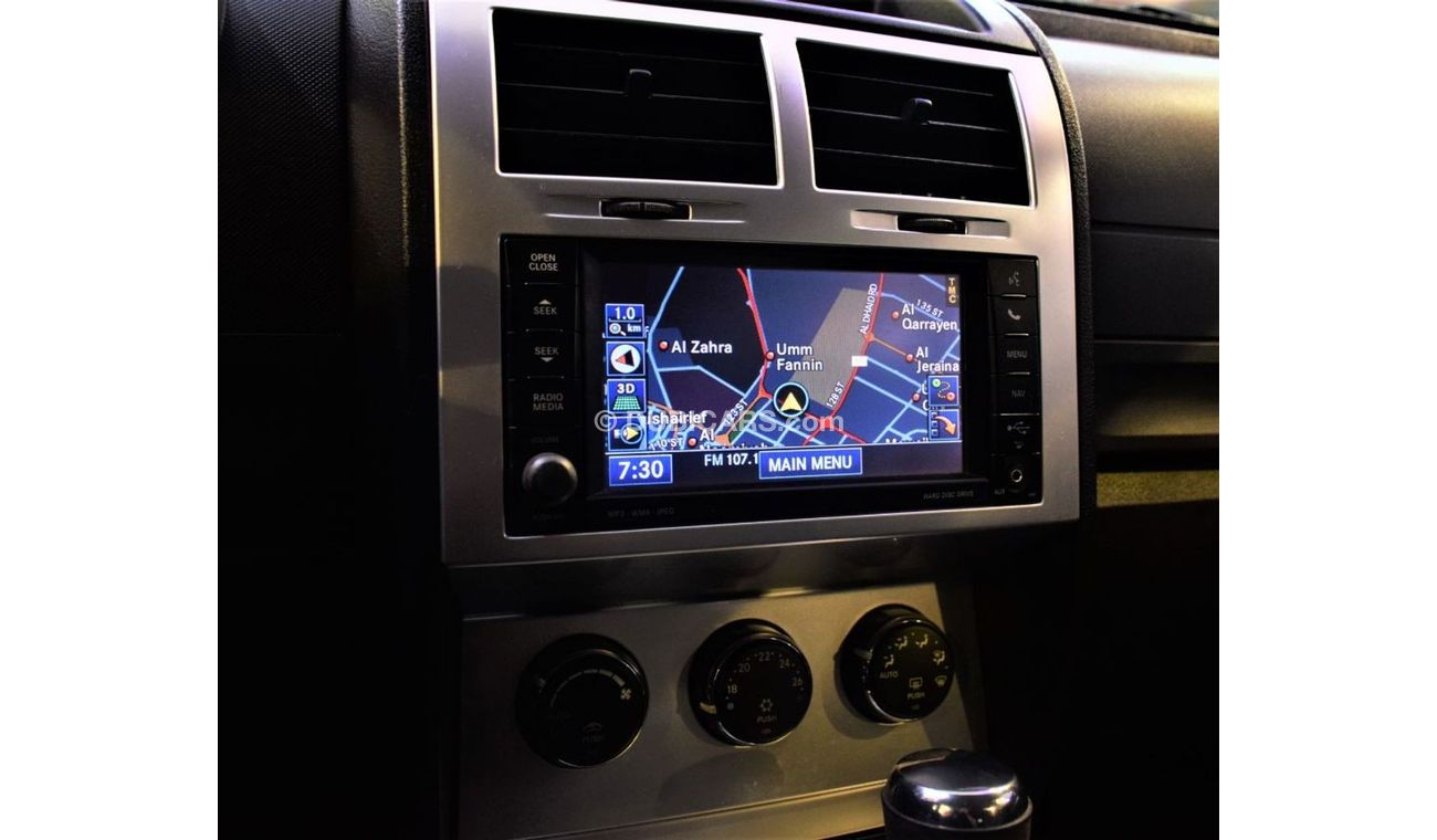 دودج نايترو AMAZING Dodge Nitro 4x4 SXT 2011 Model!! in silver Color! GCC Specs