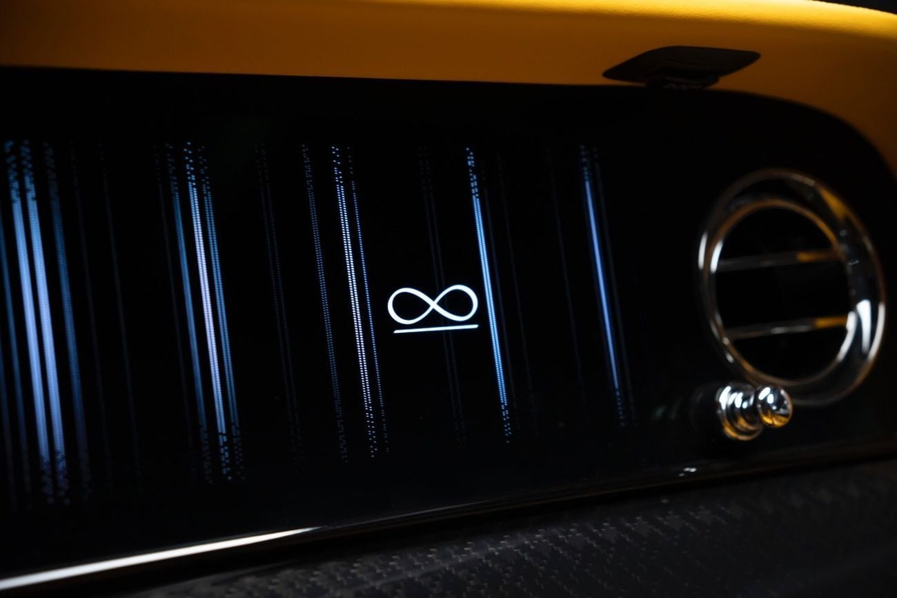 رولز رويس كولينان Rolls Royce cullinan  2025 GCC  Warranty and service AGMC  Black badge  2,900 km