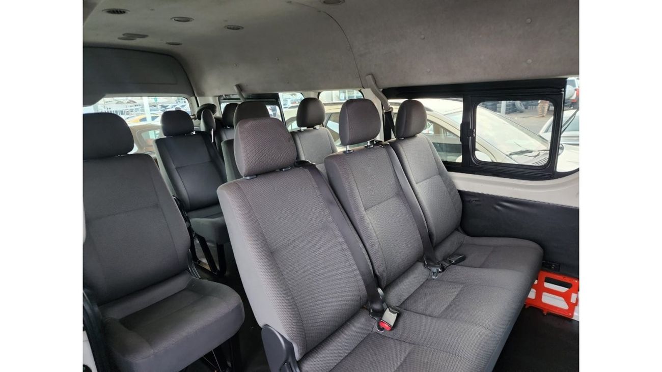 Toyota Hiace 2.5L DIESEL HIGH ROOF 13 SEATER MT