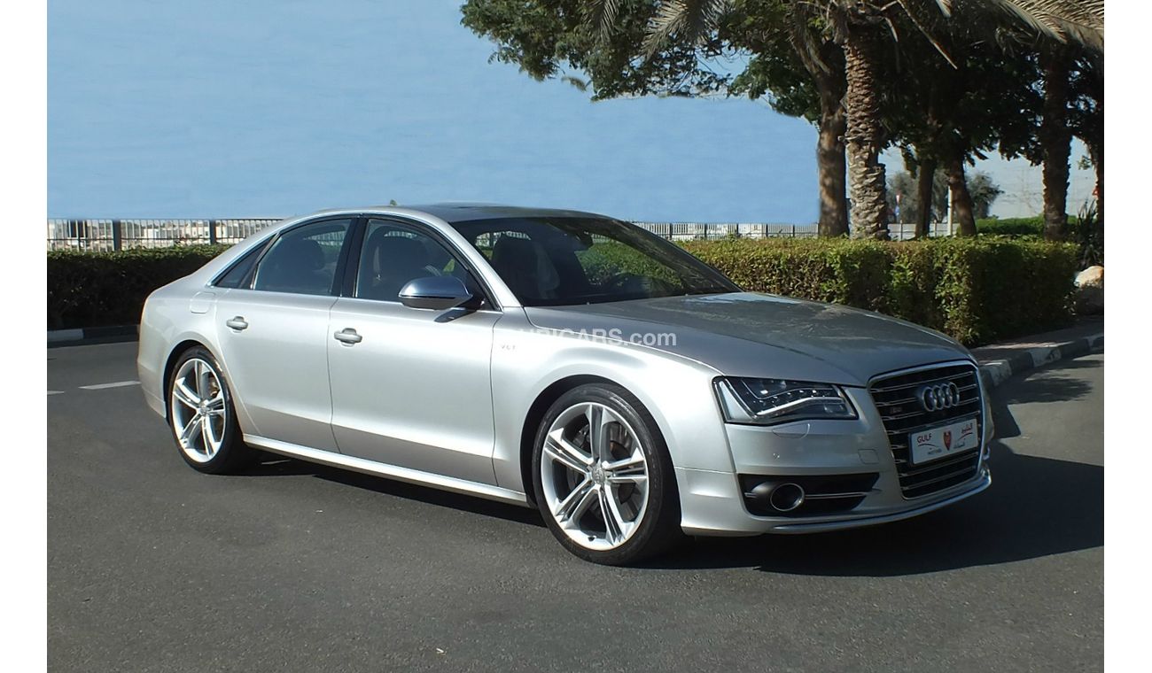 Audi S8 QUATTRO