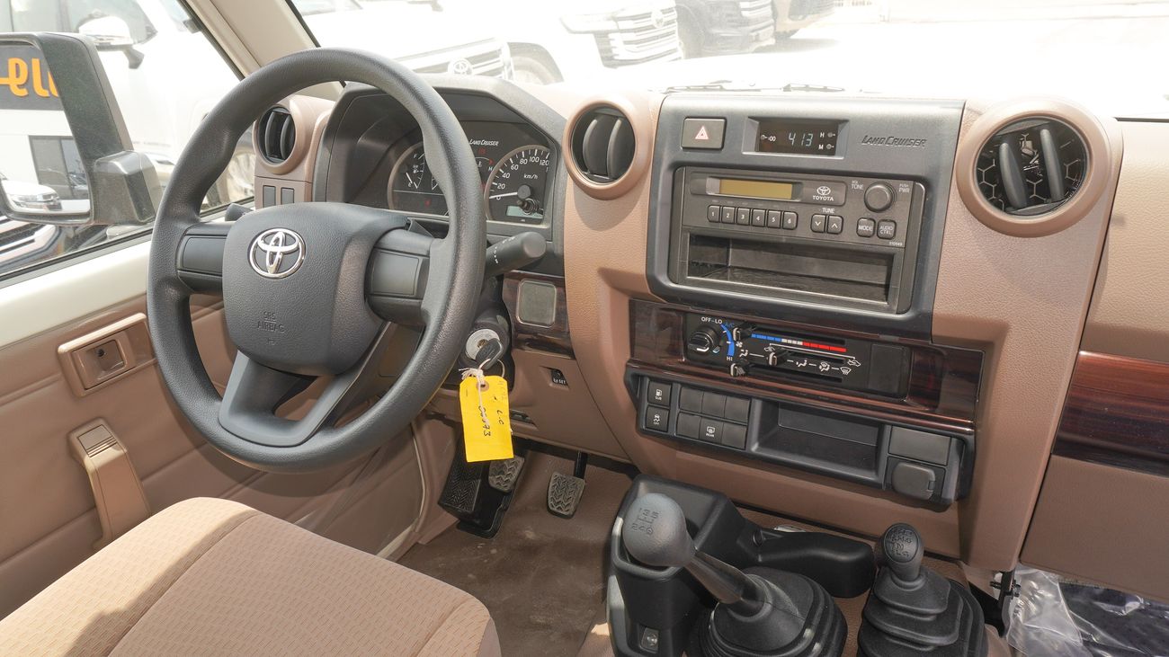 Toyota Land Cruiser 70 4.0L V6 M/T