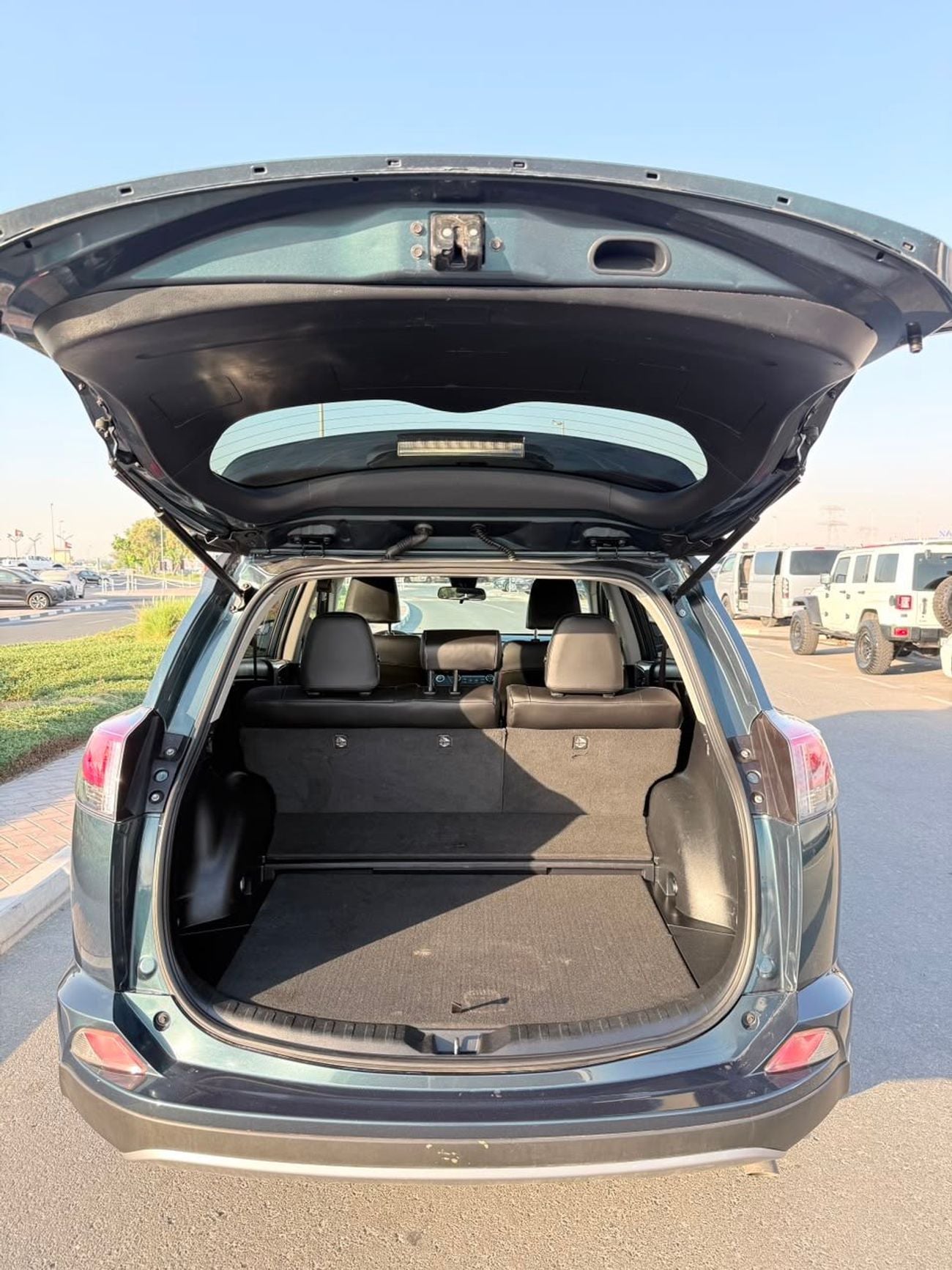 Toyota RAV4 2018 model LE hybrid