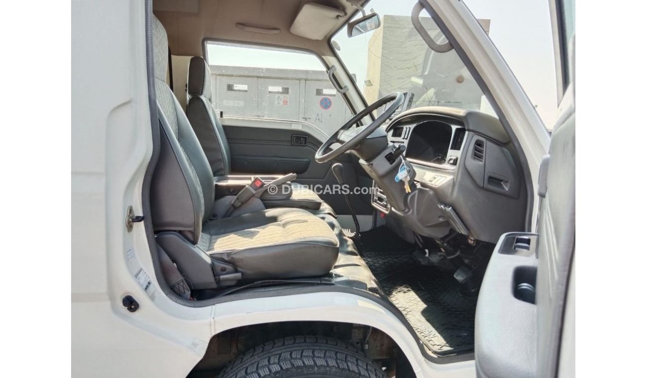 Nissan Caravan NISSAN CARAVAN VAN RIGHT HAND DRIVE (PM1658)