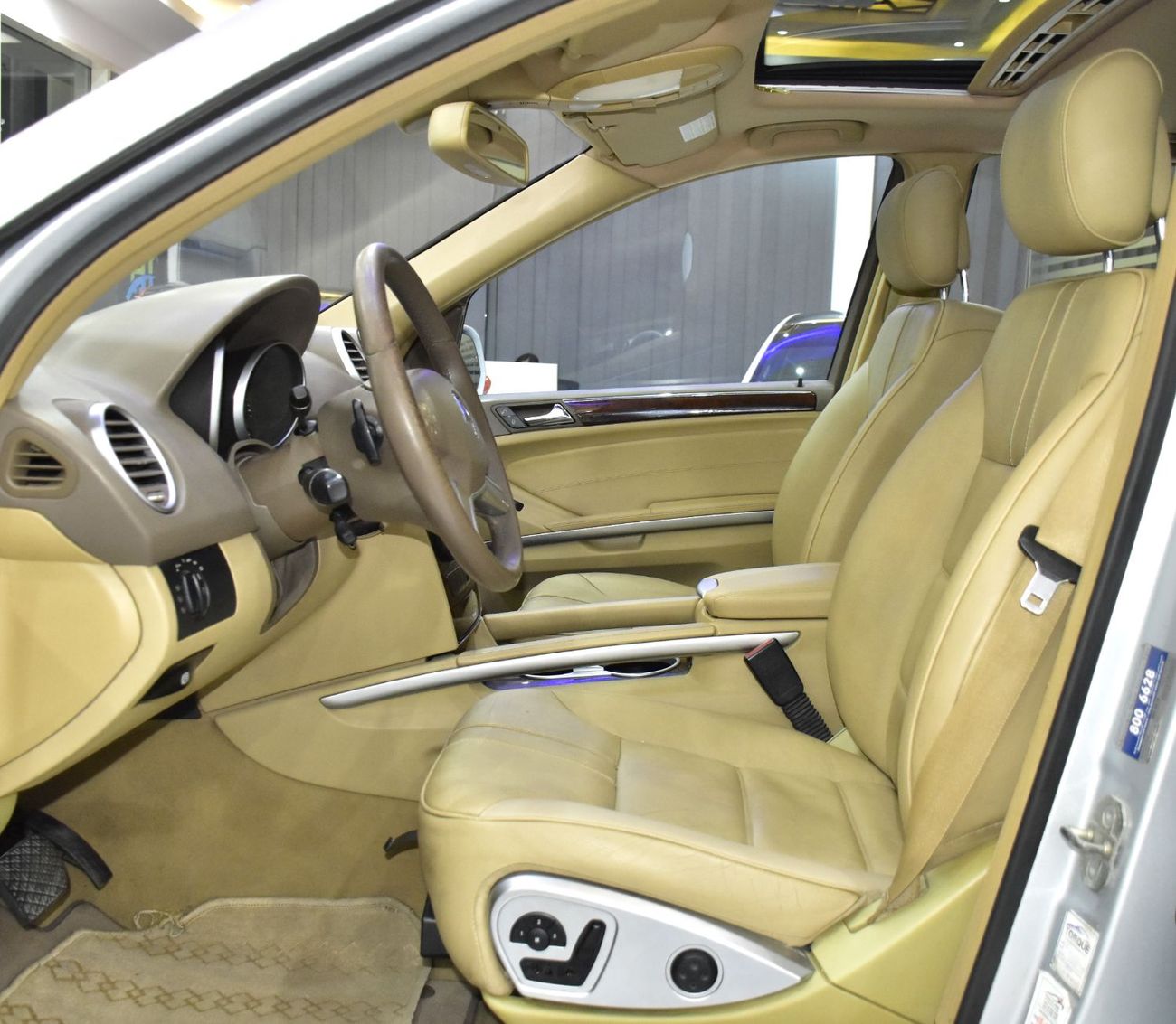 مرسيدس بنز ML 350 EXCELLENT DEAL for our Mercedes Benz ML350 4Matic ( 2009 Model ) in Silver Color GCC Specs