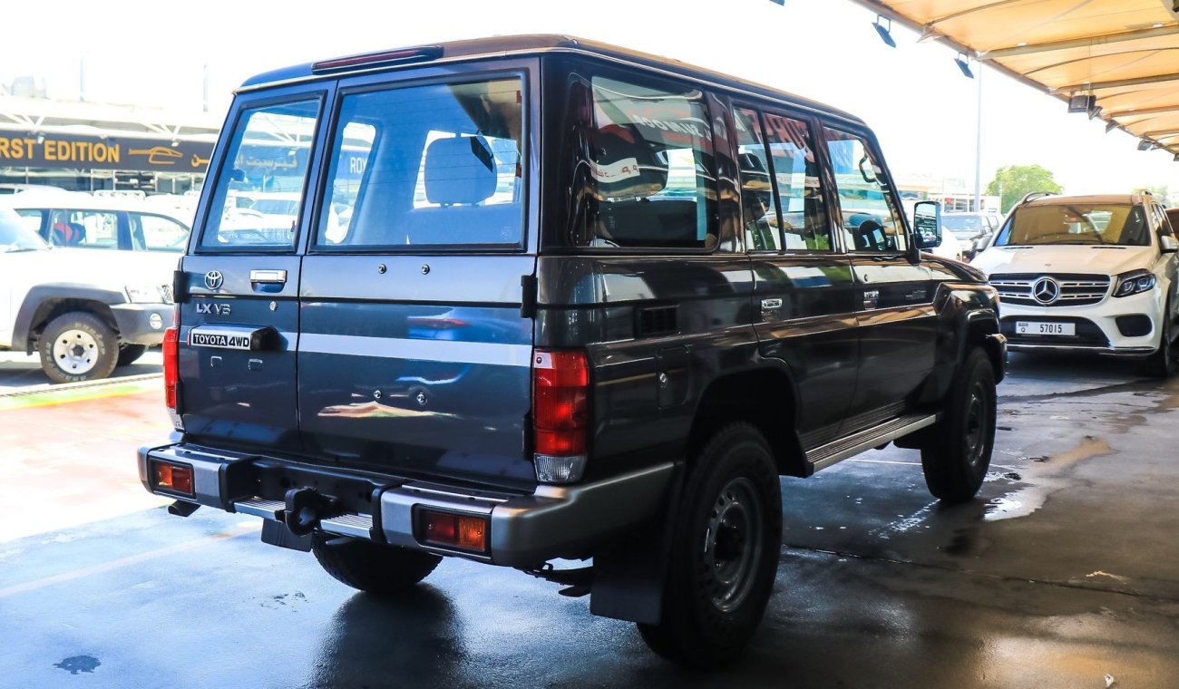 Toyota Land Cruiser LX V6 4WD