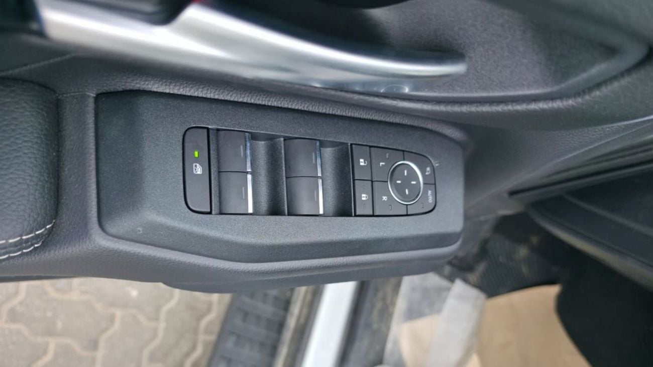 تويوتا برادو 2.4L | T/Petrol | 4x4 | Four Door | 5 Seater | Automatic