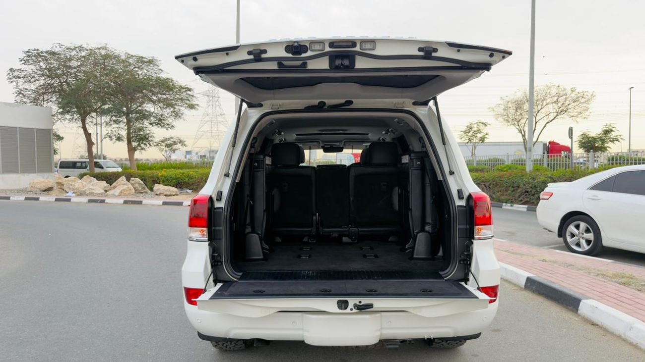 Toyota Land Cruiser 2019 | 4.5L DIESEL | AT | RHD | HEAVY BULL BAR WITH LED FOCUSED LIGHTS | PUSH START ENGINE | REAR CL