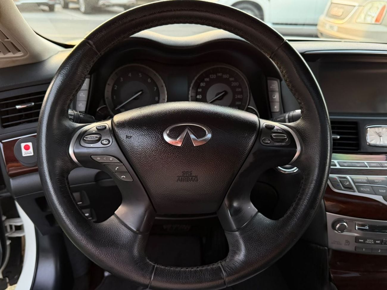 Infiniti Q70 EXCELLENCE First owner from the dealership, full option, sunroof, two keys