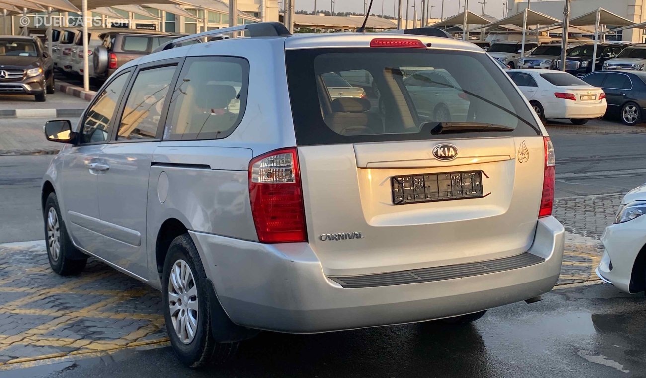 Kia Carnival خليجي GCC