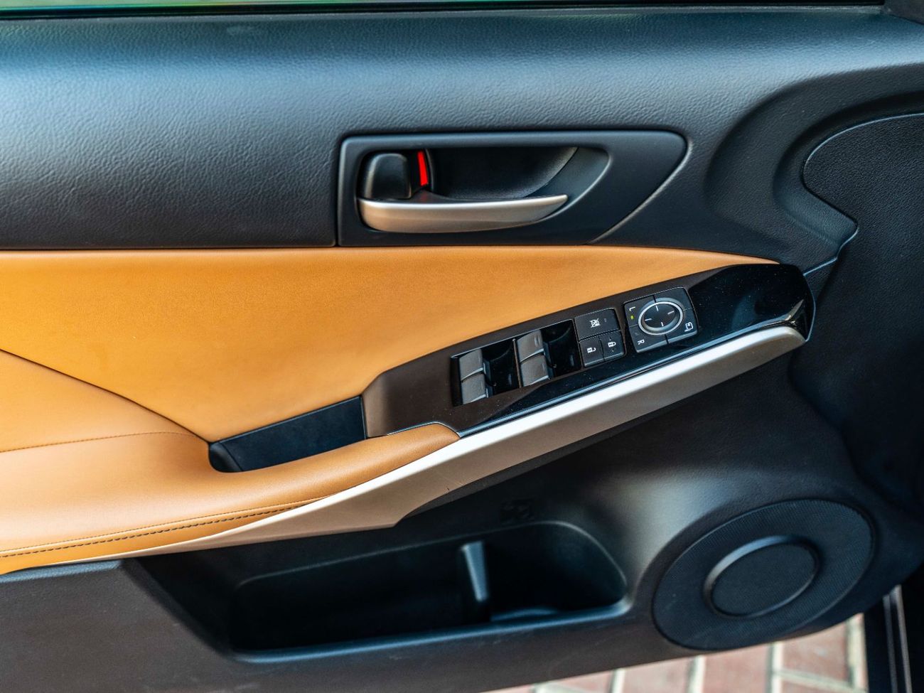 لكزس IS 300 F Sport 2.0L