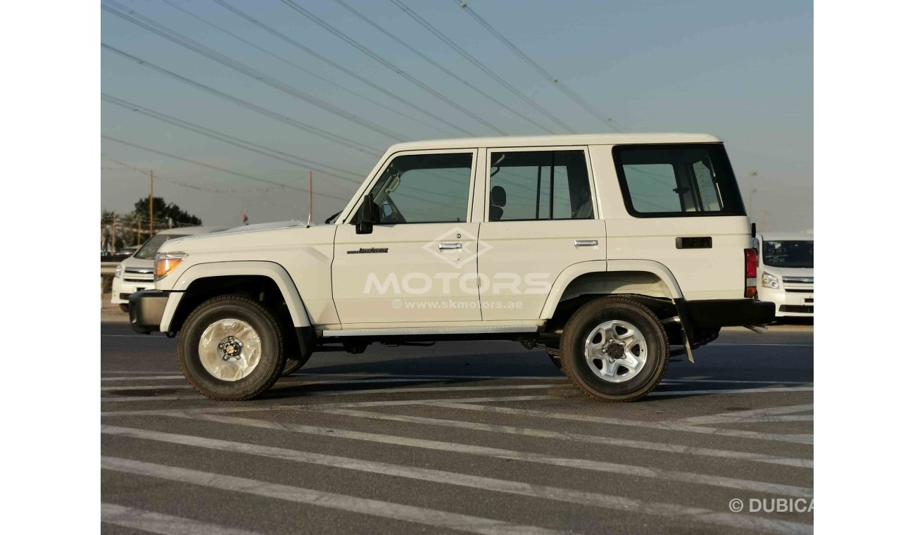 تويوتا لاند كروزر هارد توب 4.2L Diesel, 16" Alloy Rims, 4WD Gear Box, Xenon Headlights, CODE - HTLX76