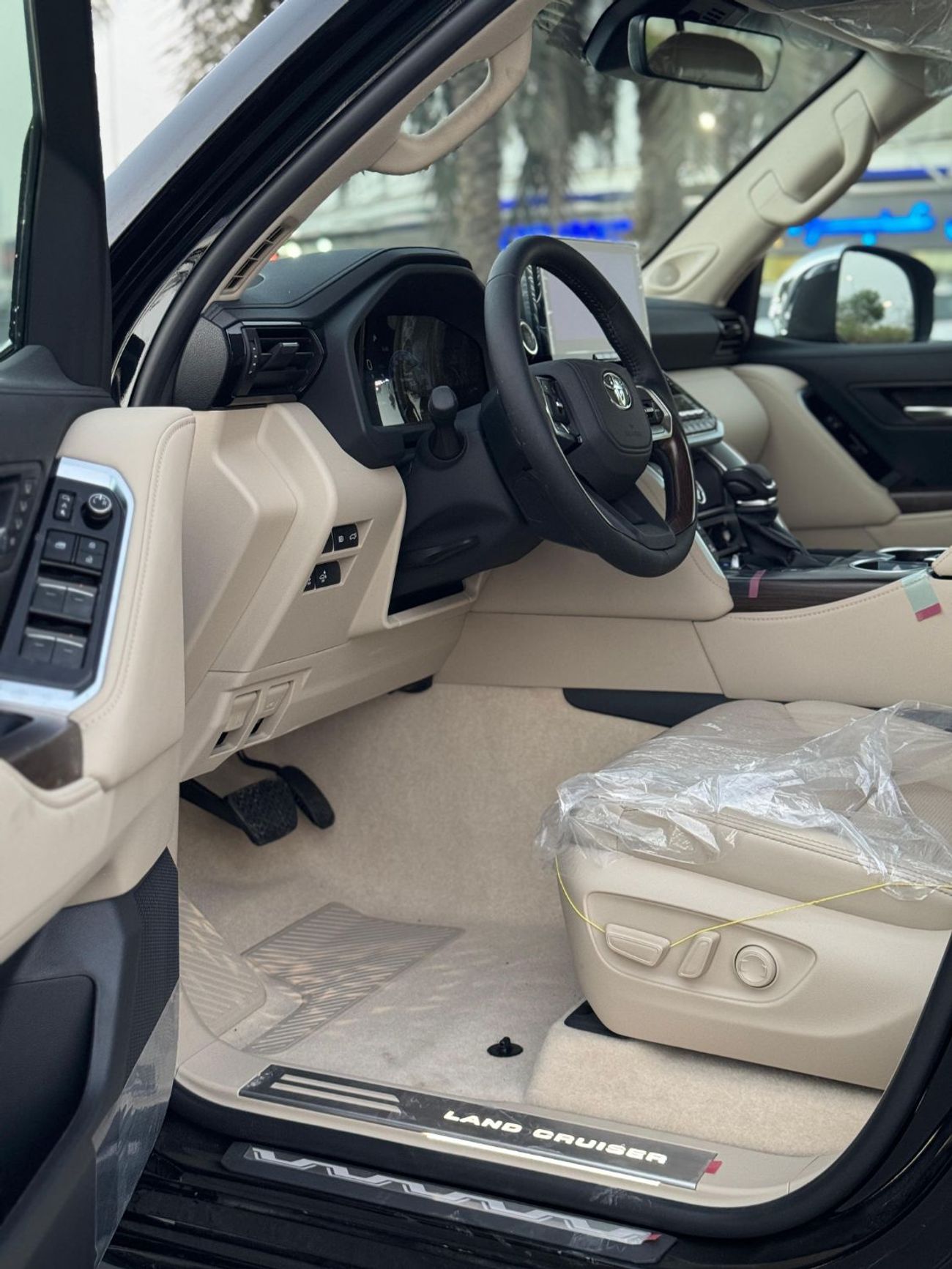 Toyota Land Cruiser VXR 4.0L With Rader JBL  Full Option SUV (Ready Stock)