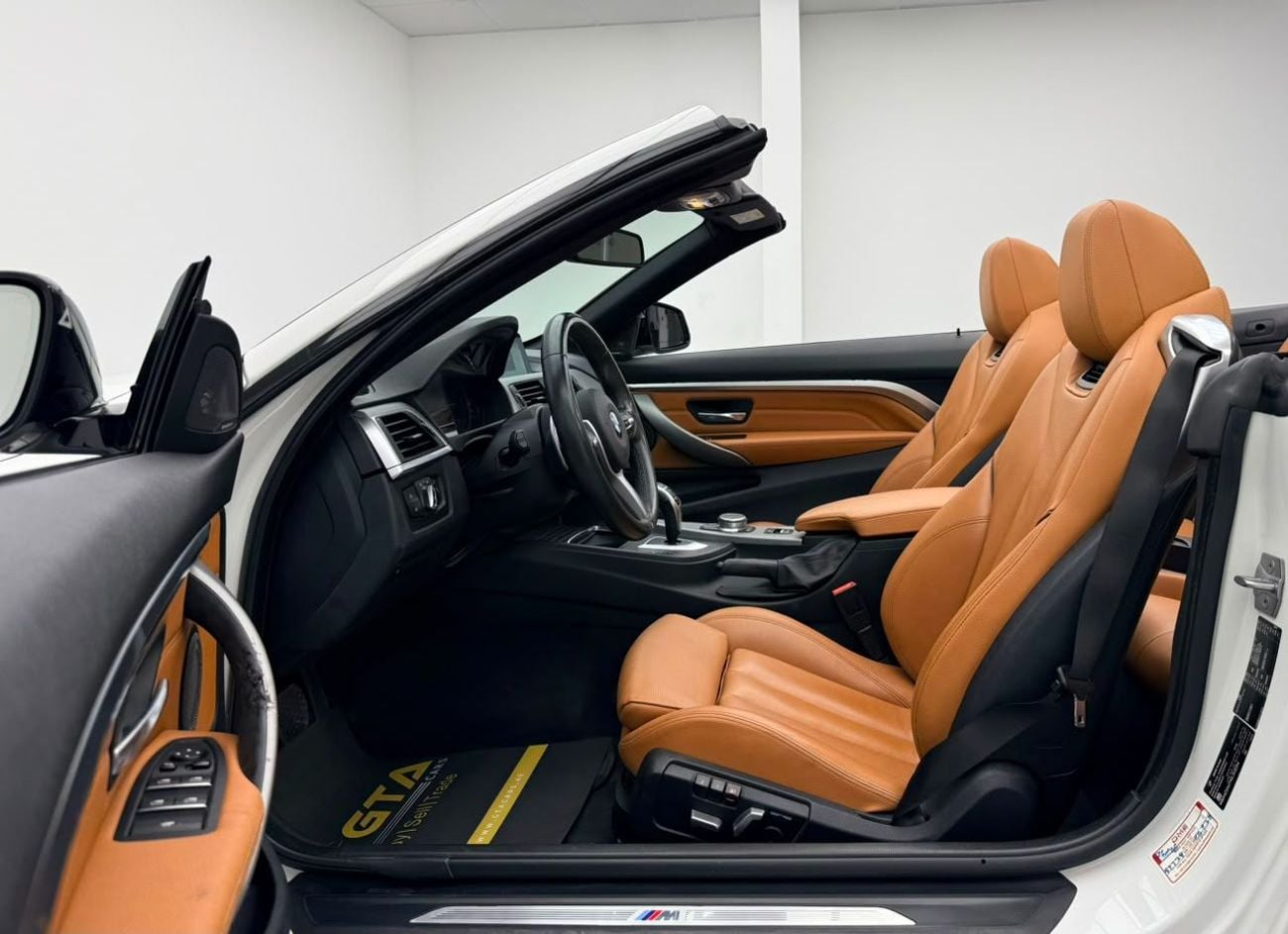 BMW 440i M SPORT 2019 BMW 440i Convertible, Warranty, Full Service History, Fully Loaded, Excellent Condition, GCC