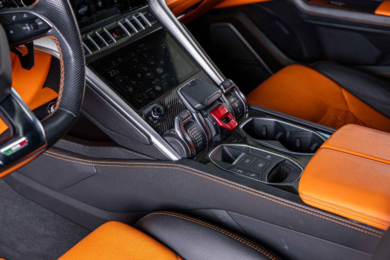 Lamborghini Urus STD 4.0T V8 Mansory Kit-Chopped Carbon Fiber Exterior-Performance Exhaust System-4 VIP Seats