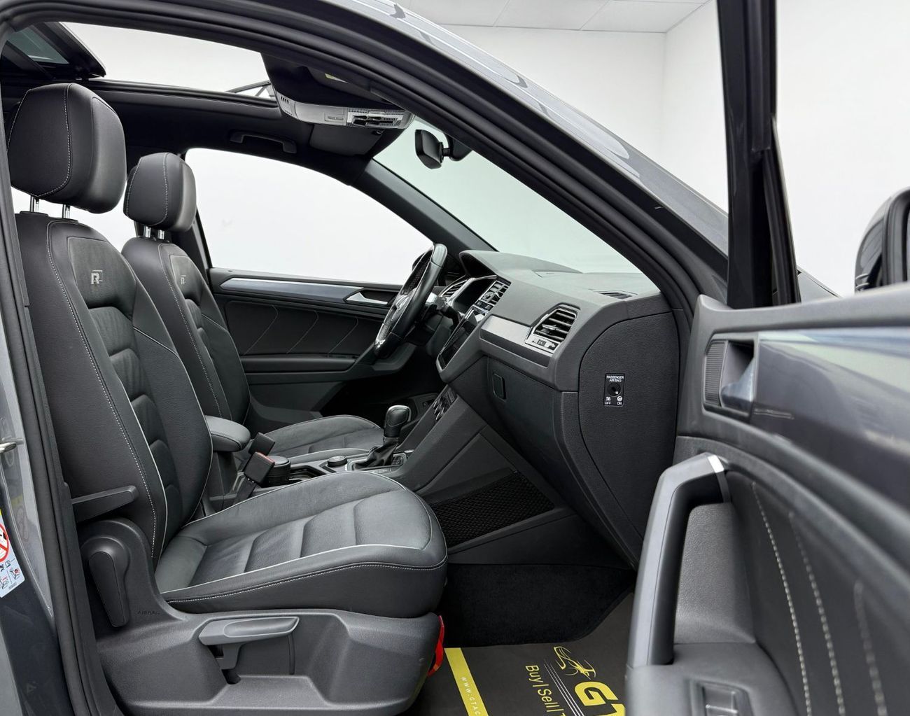 فولكس واجن تيجوان R-Line 2.0L 2020 Volkswagen Tiguan R-Line, Warranty, Full VW Service History, Excellent Condition, G