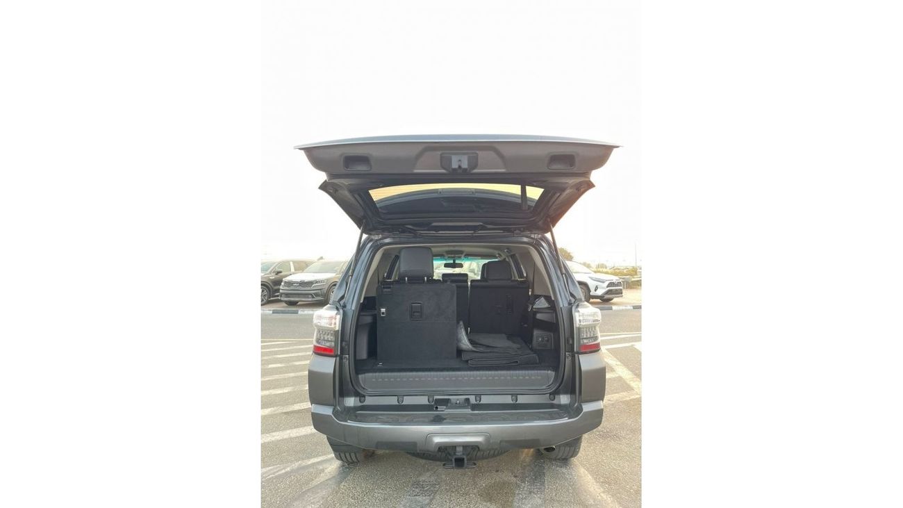 Toyota 4Runner “Offer”2018 Toyota 4Runner SR5 Premium -7 Seater - 4L V6 - UAE PASS