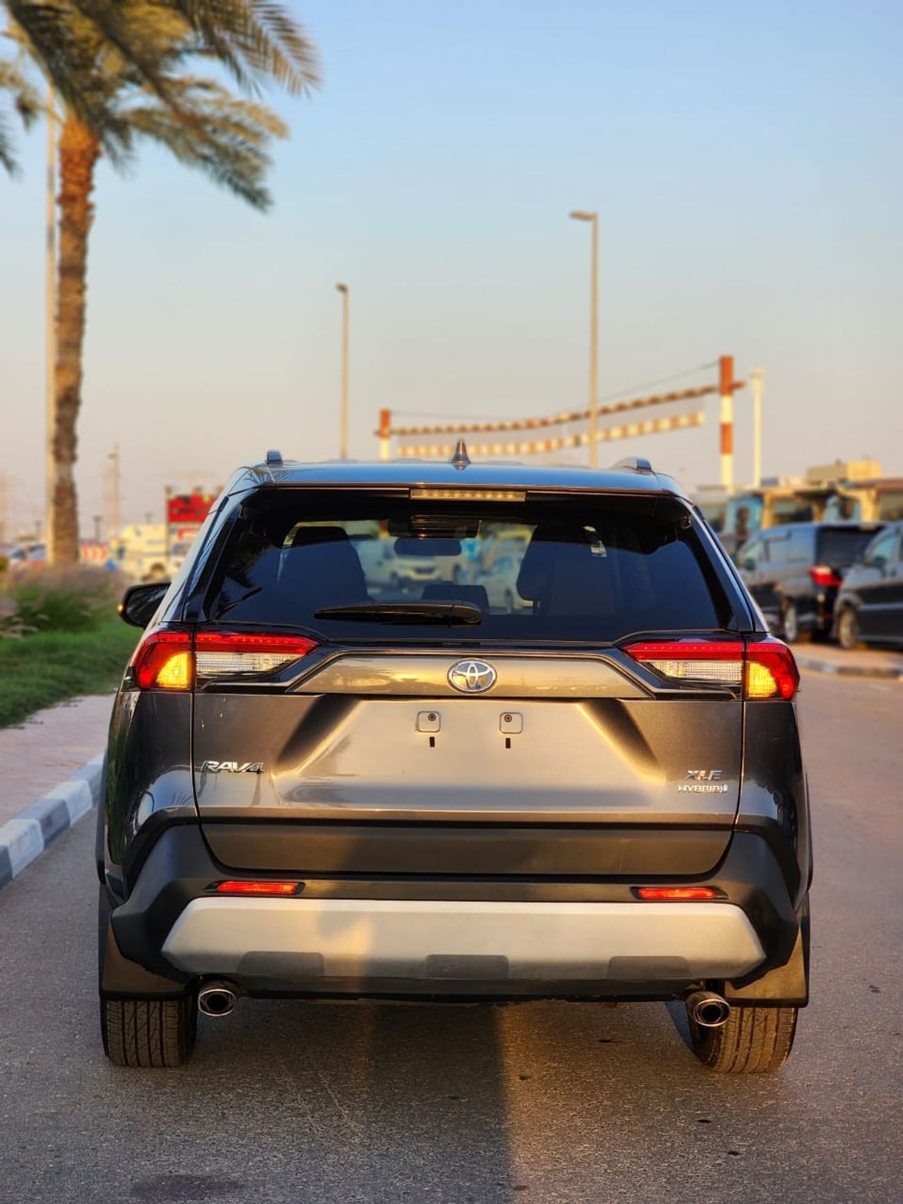 Toyota RAV4 RAV4 XLE HYBRID