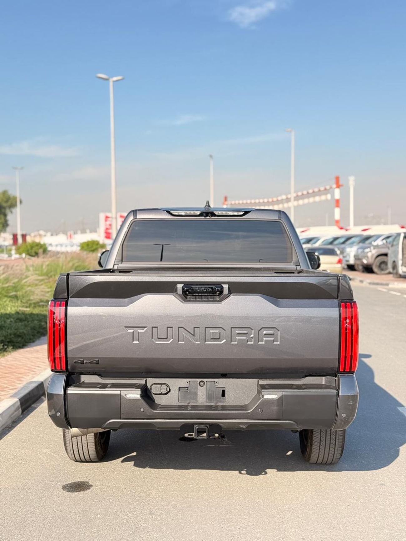 Toyota Tundra Limited edition// panoramic, 360 camera// full option 2025