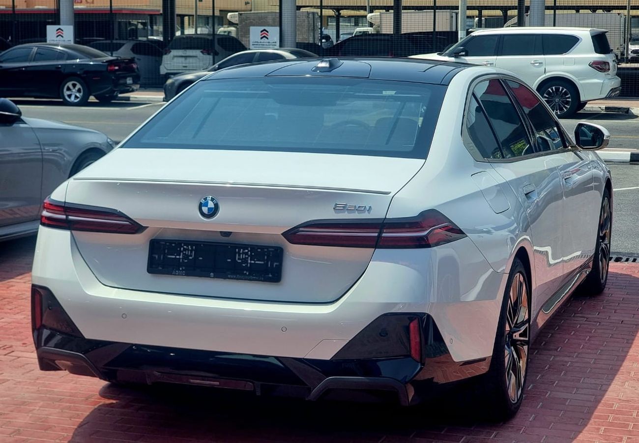 BMW 520i i M Sport 5 Years W&S 2024 GCC