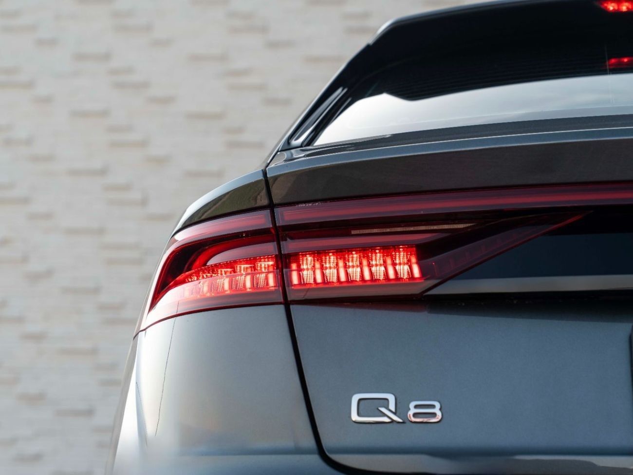 Audi Q8 55 TFSI quattro Luxury 3.0L (340 HP)