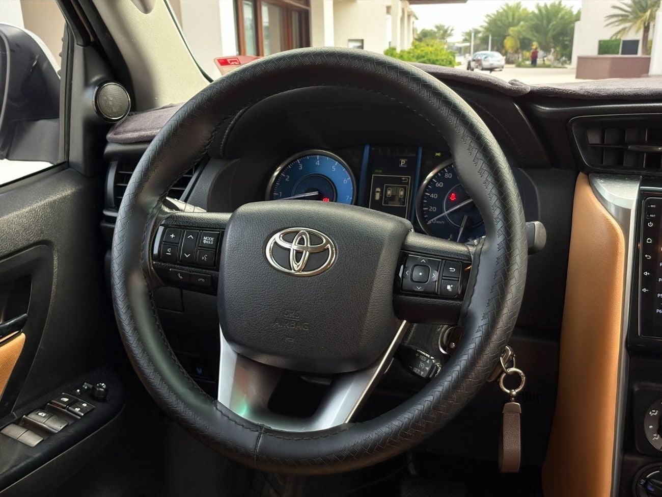 Toyota Fortuner TOYOTA FORTUNER EX-R 2.7L 4WD A/T | 2022 | GCC SPECS | AED 1,400 per month