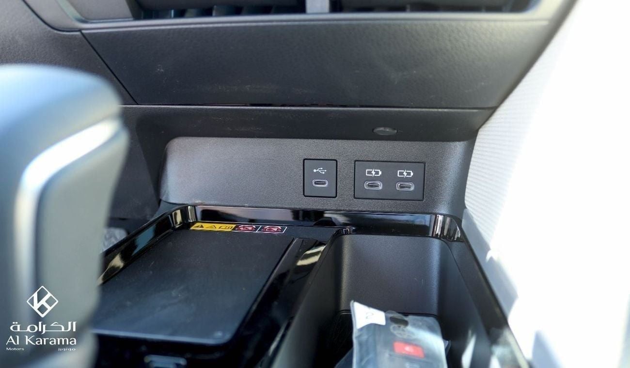 Toyota Camry Toyota Camry LE | 2.5L Hybrid | Panoramic Roof | Power Seat | Rear Camera