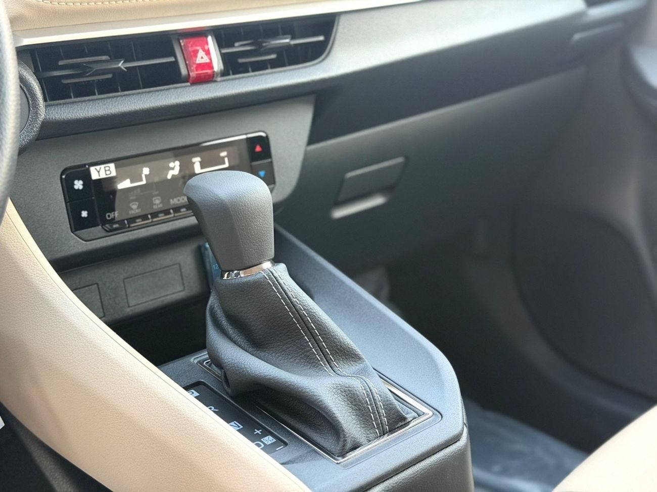 Toyota Yaris E Yaris 1.5 || 2026