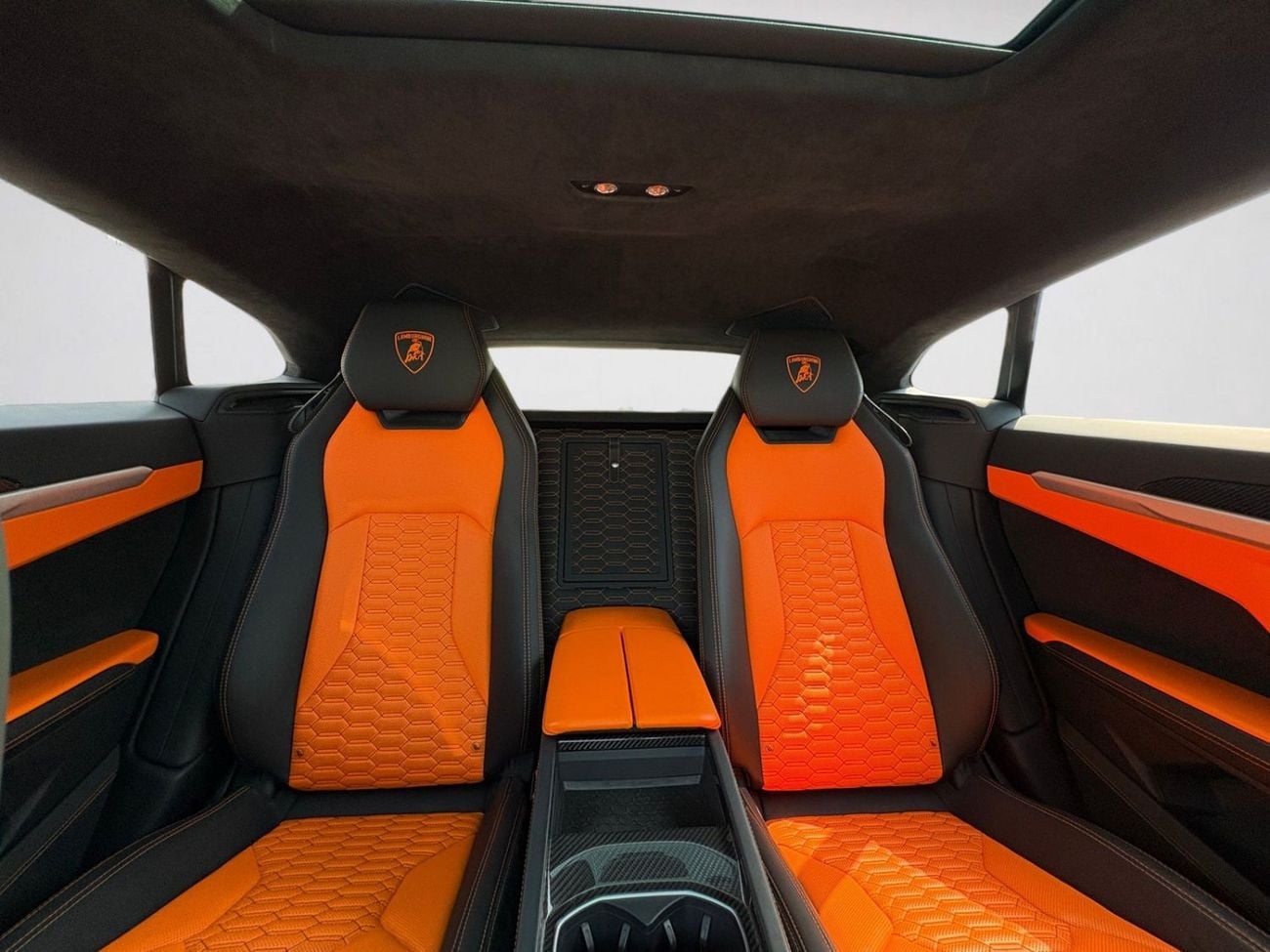 Lamborghini Urus STD AED 12,780 P.M | 0% DOWN PAYMENT | LAMBORGHINI URUS MANSORY KIT | 4.0L TWIN-TURBO V8 | FULL SERV