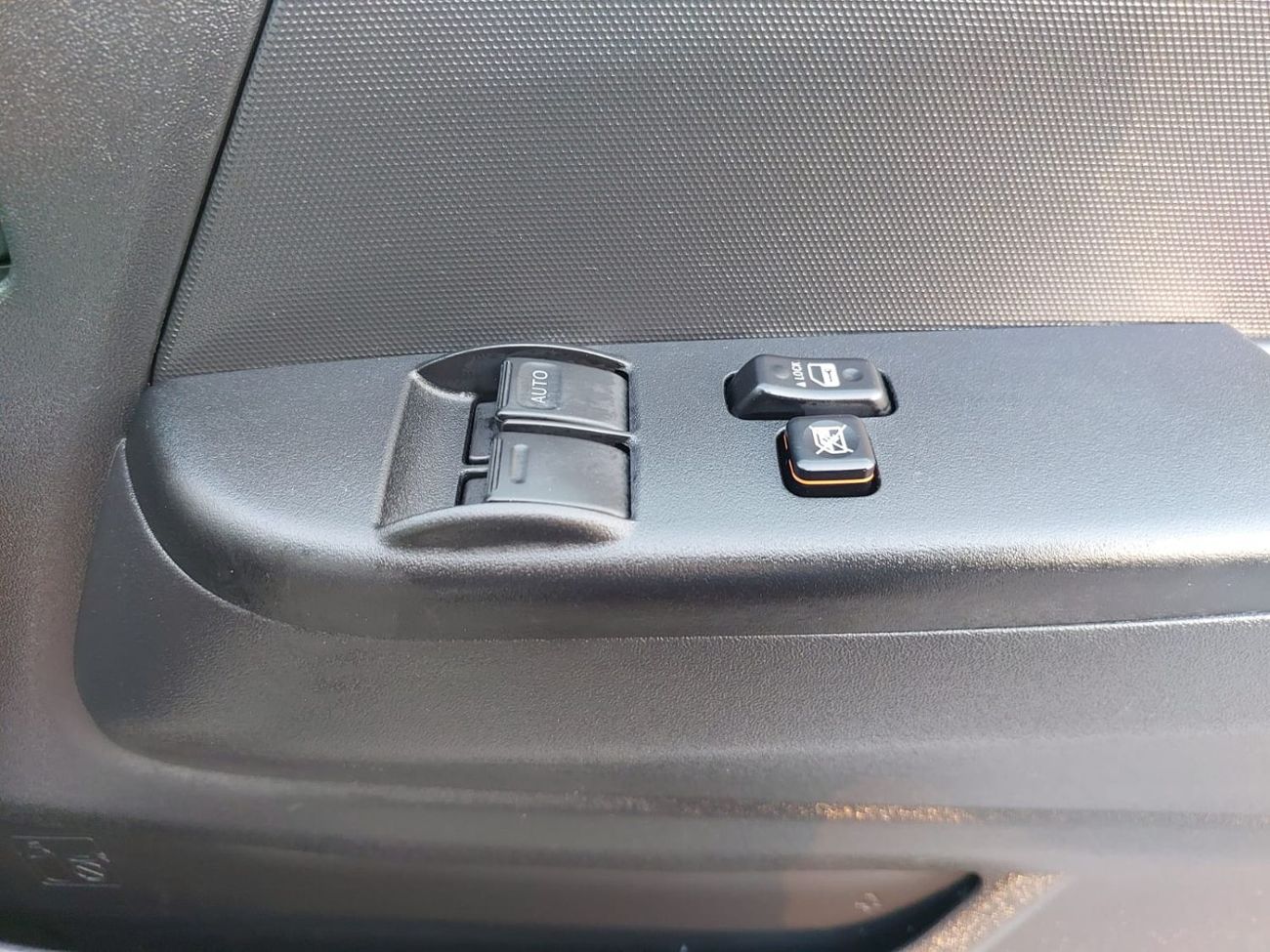 Toyota Hiace TOYOTA HIACE VAN RHD 2017 MODEL 2.7 L PETROL AUTOMATIC(PM27593)