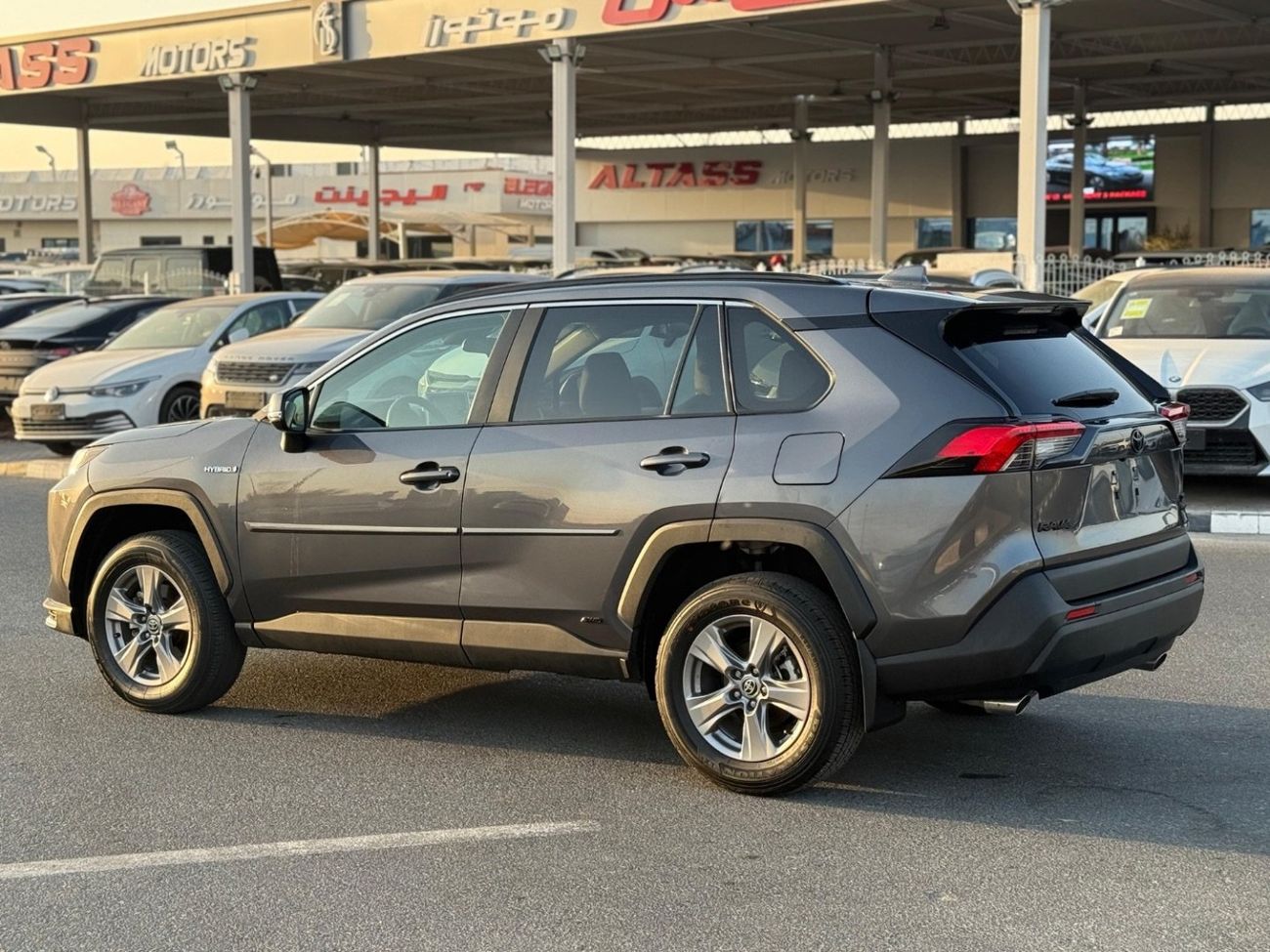 Toyota RAV4 Hybrid XLE premium Sunroof,leather,Push start