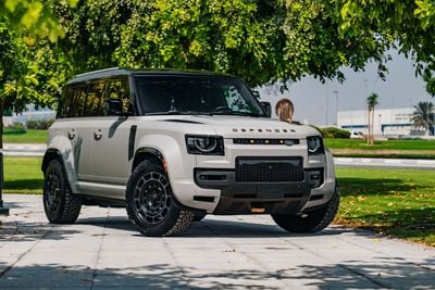 Land Rover Defender 110 OCTA EDITION ONE P635 Fully loaded zero KM Brand New 2 keys Original Paint No accident covered by PFF