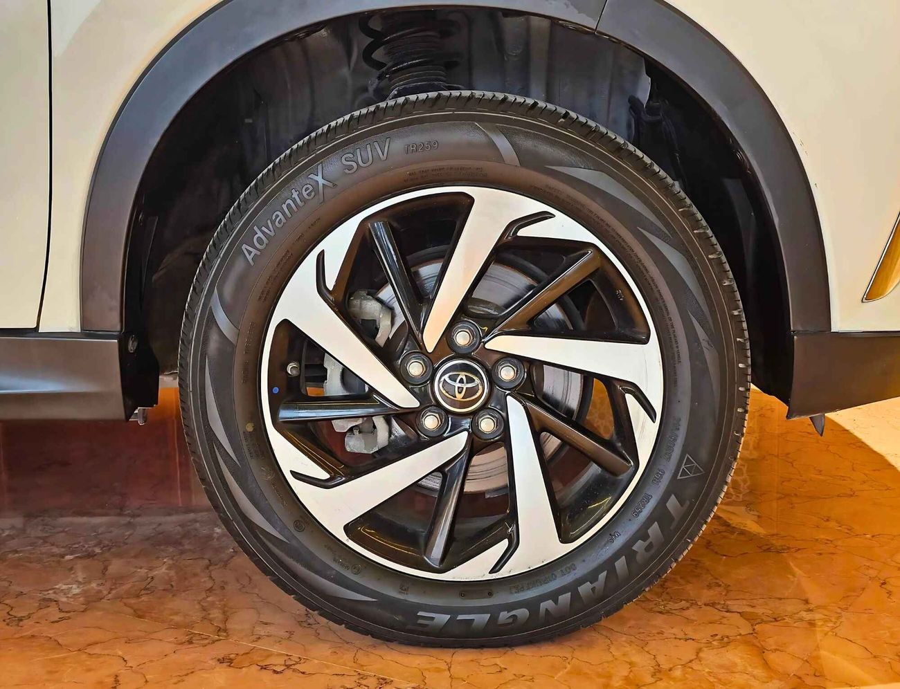 تويوتا راش EX GCC / 7 SEATS / LOW MILEAGE / ONLY FOR EXPORT / LOT# 13216