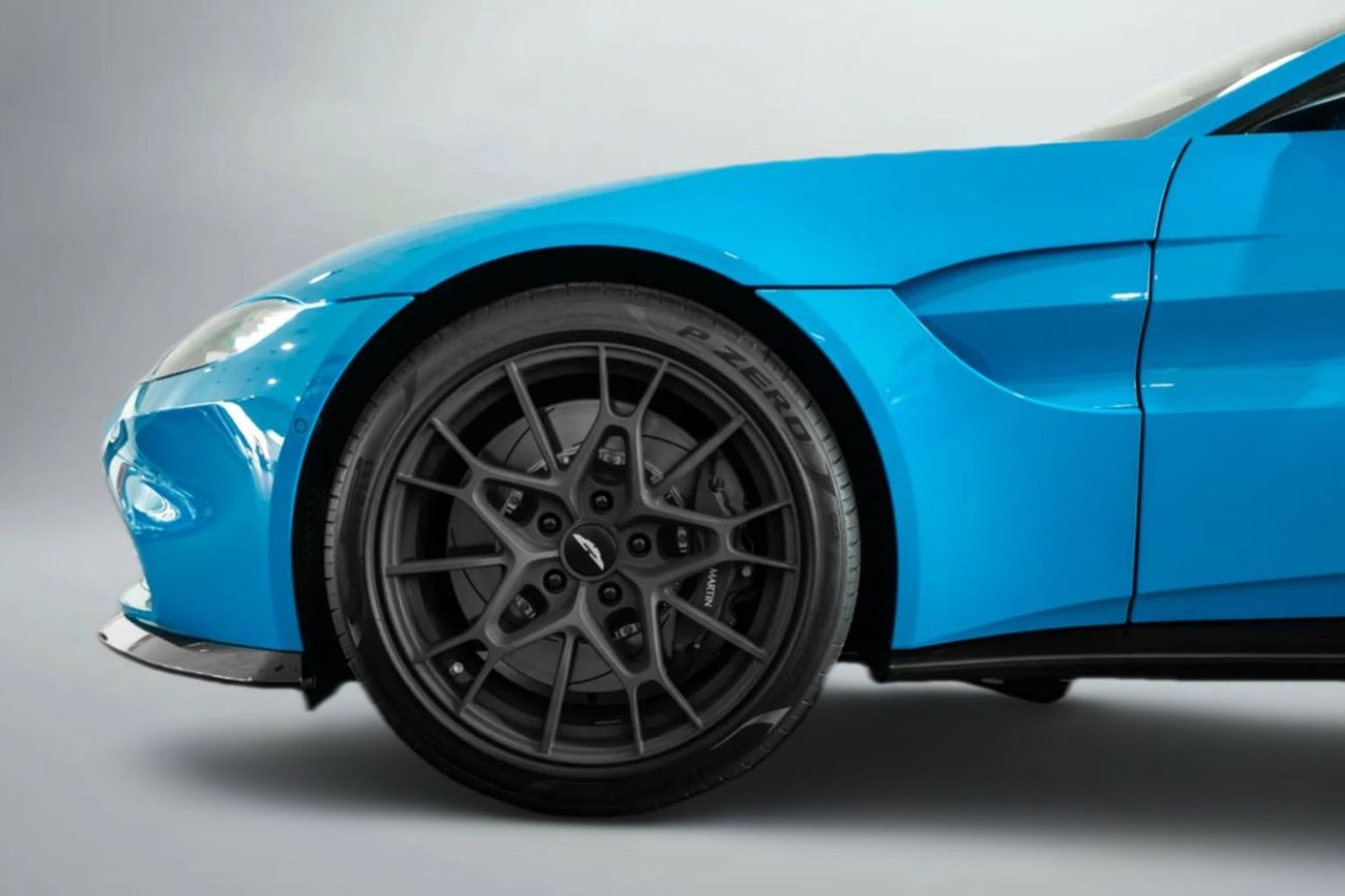 Aston Martin Vantage Std 4.0L