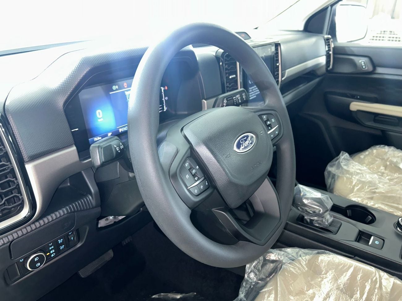 Ford Everest XLS EVR225 / AL TAYER MOTORS / AL QOUZ SHOWROOM