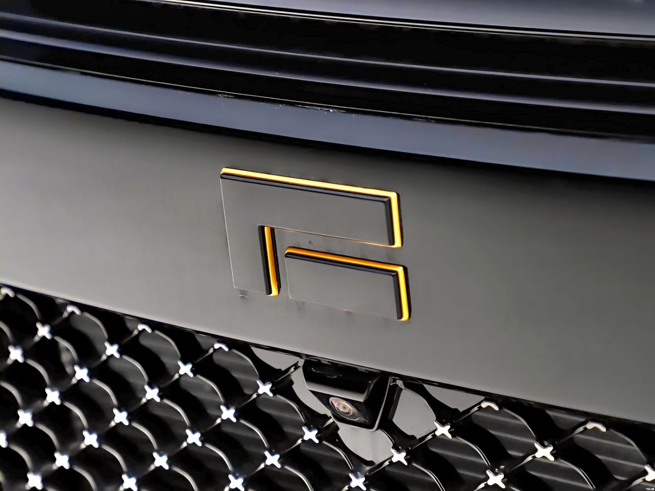 ROX Adamas ROX Adamas vip 6 seats (EREV)  A/T 4*4 SUV  black color 2026 model