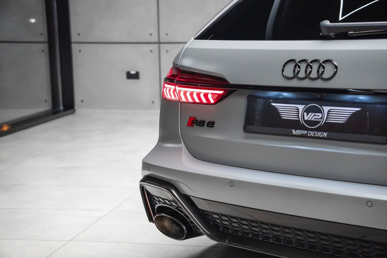 Audi RS6 quattro 4.0L