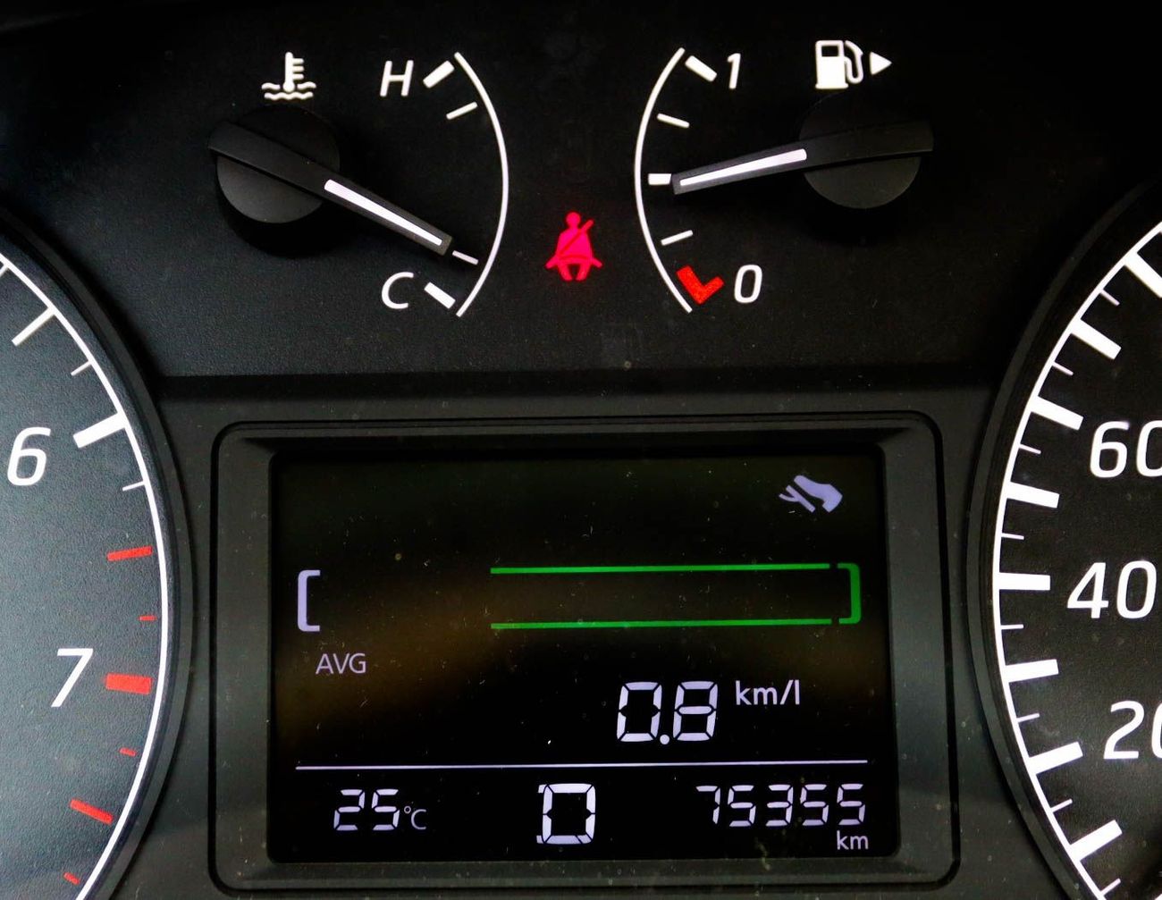 نيسان سنترا S 1.8L nissan sentra 1.8L 2020 GCC, original paint, accident-free, in excellent condition 747 P.M