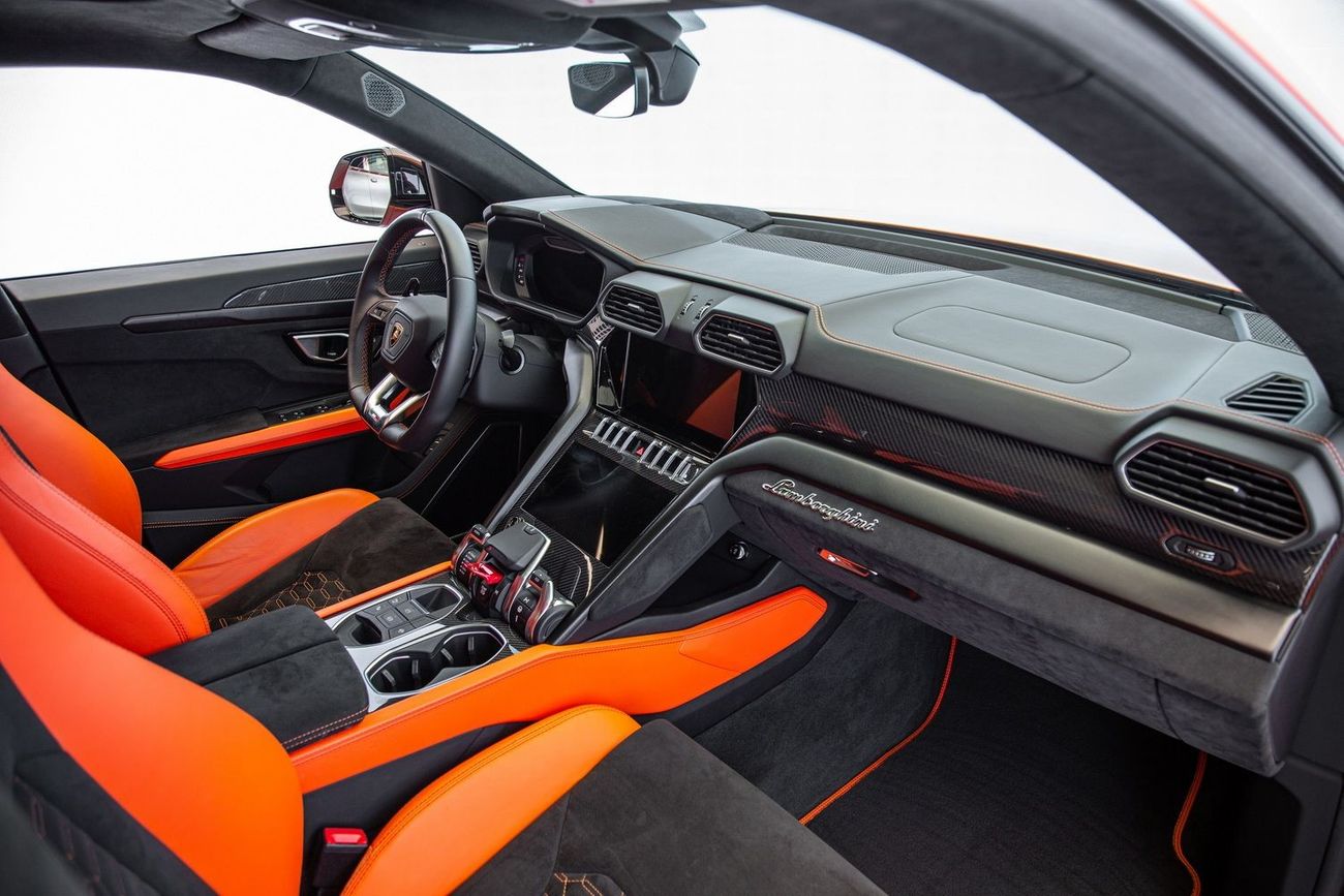 Lamborghini Urus Pearl Capsule DEALER SERVICE