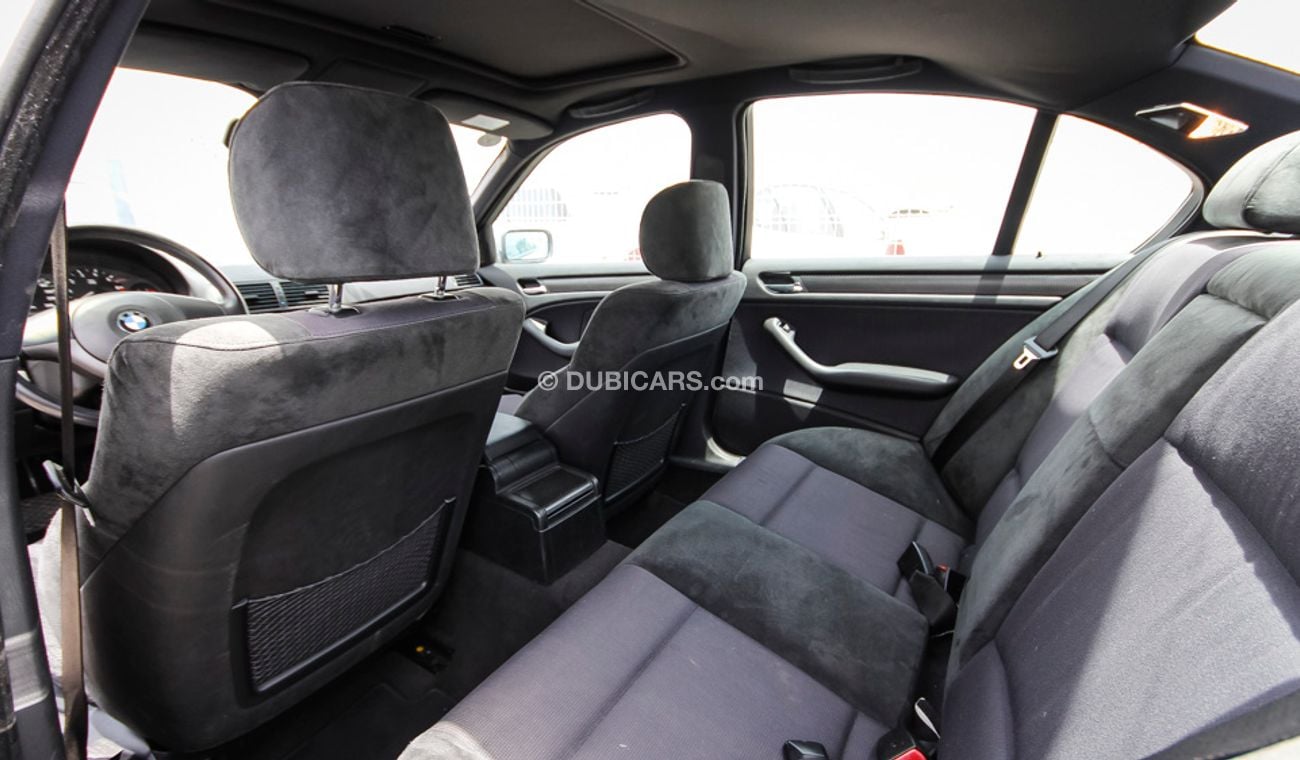 BMW 320i i (M-SPORT)