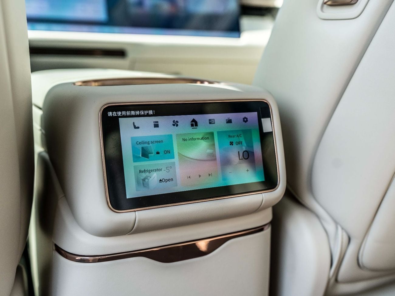 Lynk & Co 900 TRI-MOTOR EDITION