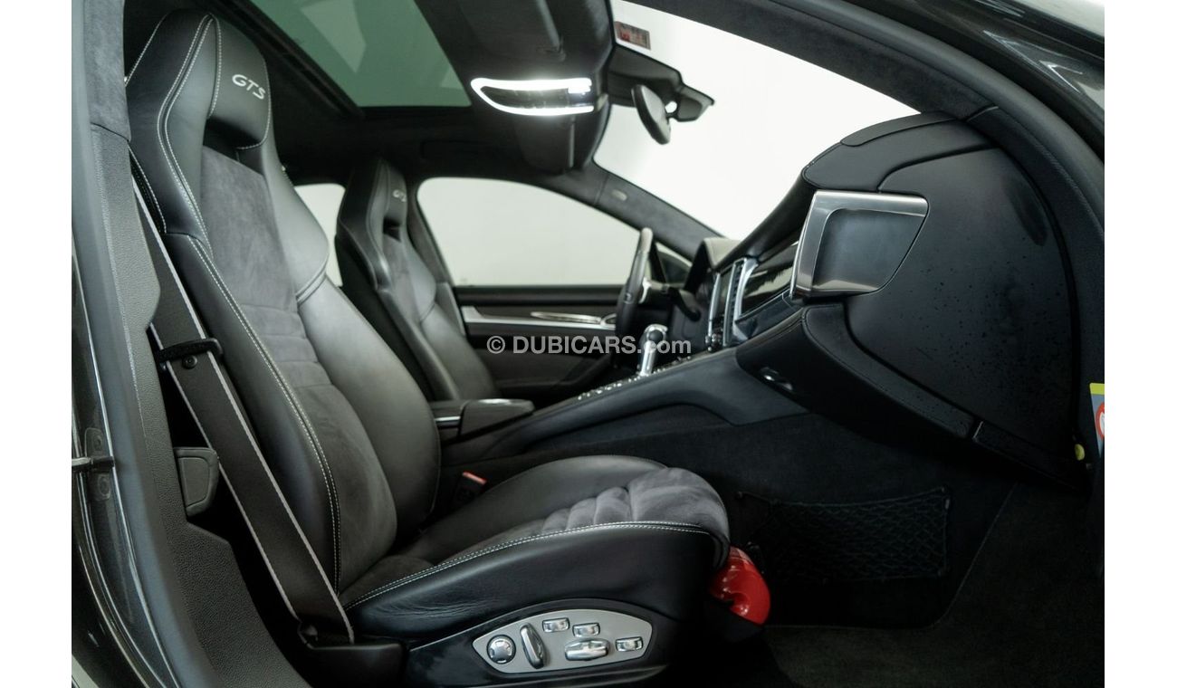 Porsche Panamera 2014 Porsche Panamera GTS / High Option / Sport Chrono Package & Sports Exhaust