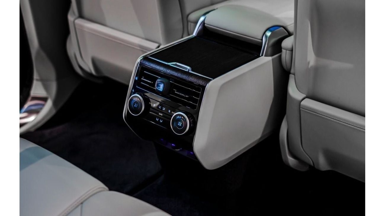 Land Rover Range Rover 2023 Range Rover Vogue HSE LWB P530, 2026 Land Rover Warranty + 2028 Service Contract, Low KMs, GCC