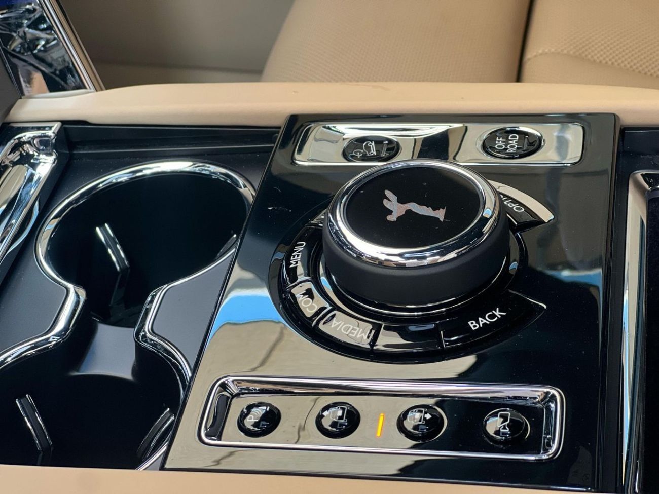 Rolls-Royce Cullinan ROLLS-ROYCE CULLINAN BLACK BADGE