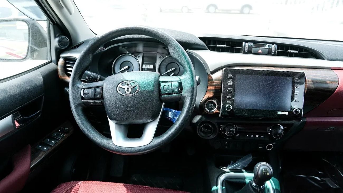 تويوتا هيلوكس SR5 (NON GCC) Brand 2.7 FULL OPTION Double Cab GLX - GCC Specs