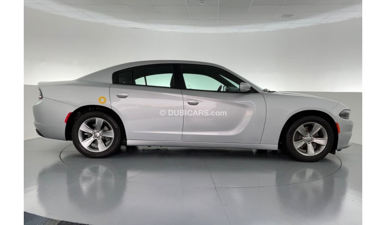 Dodge Charger SXT / SE